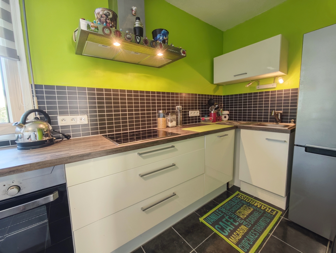 Quimper Proche Centre. Impeccable Appartement T3 (62 m2) dans Résidence Sécurisée avec Parking, Balcons & Ascenseur