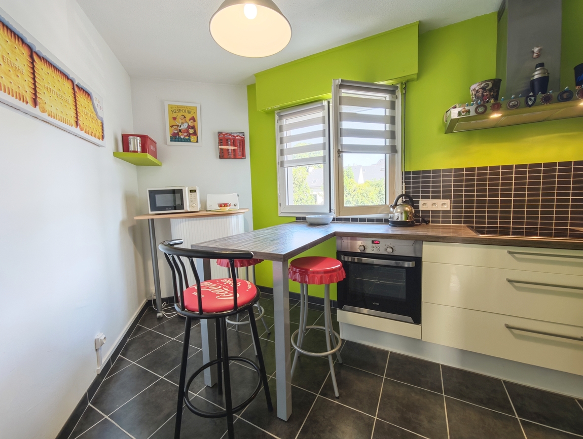 Quimper Proche Centre. Impeccable Appartement T3 (62 m2) dans Résidence Sécurisée avec Parking, Balcons & Ascenseur
