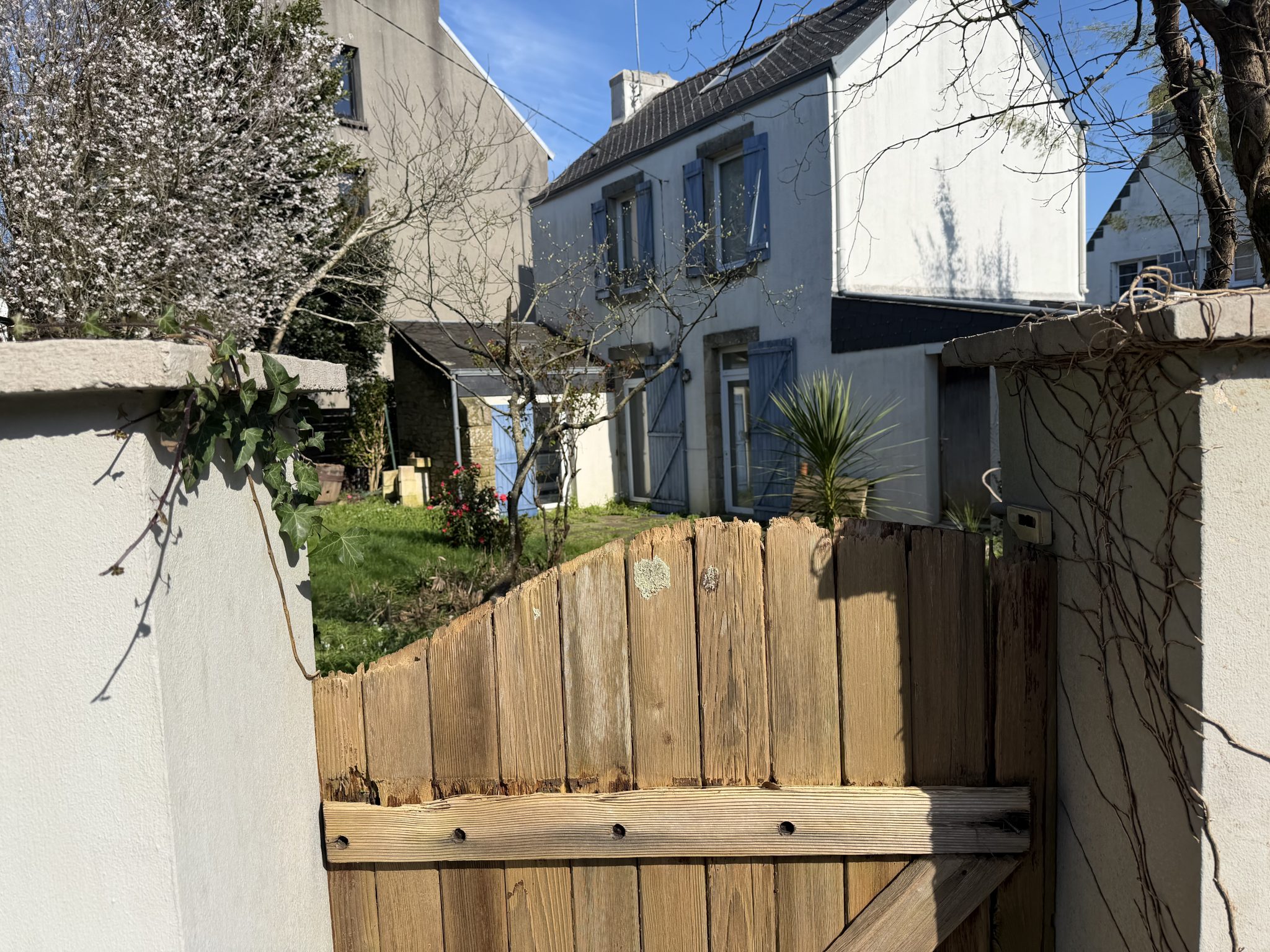Exclusivité Agence. Quimper Sud Coquette Maison sur les hauteurs de la Ville avec Jardin