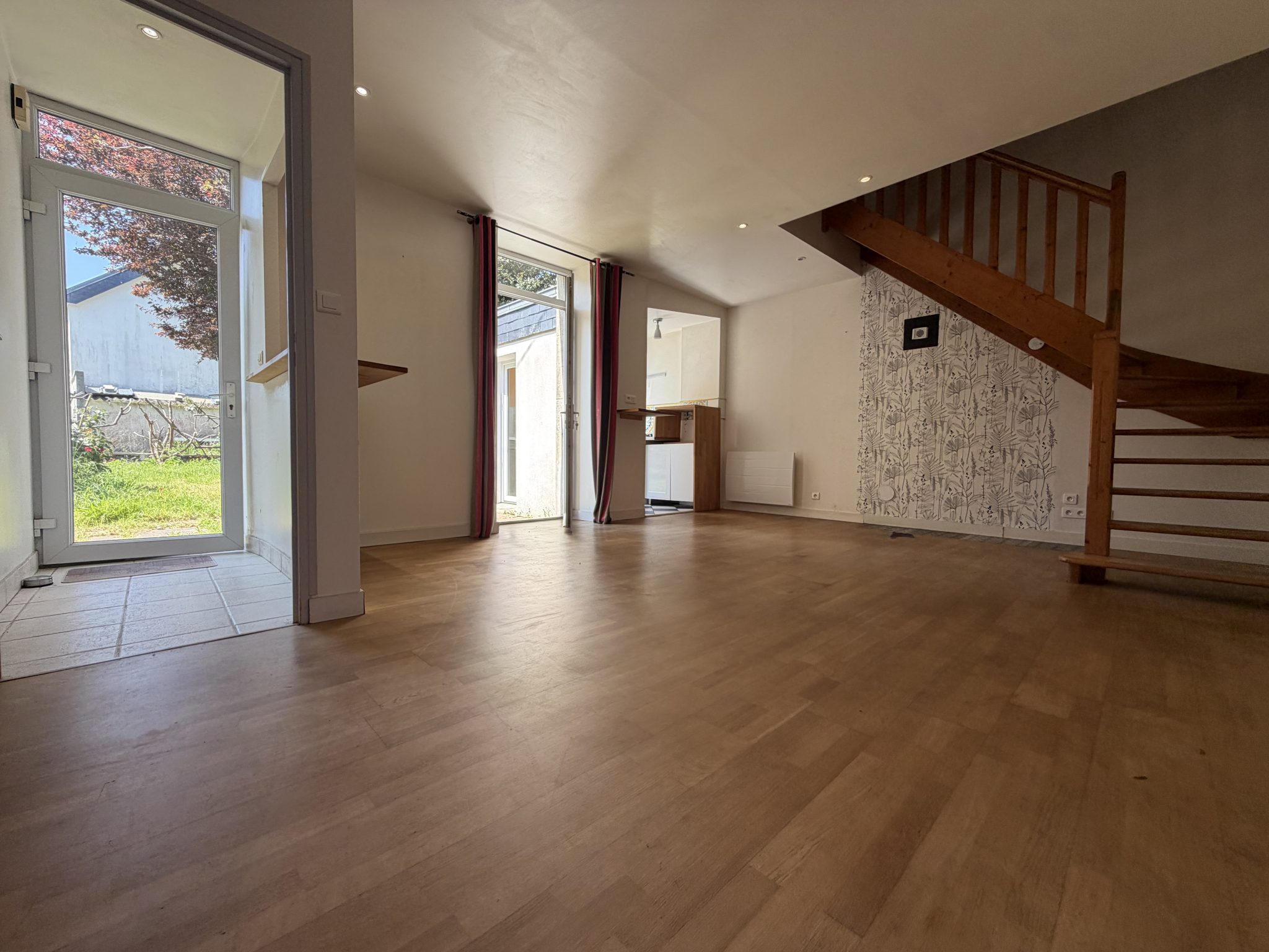 Exclusivité Agence. Quimper Sud Coquette Maison sur les hauteurs de la Ville avec Jardin