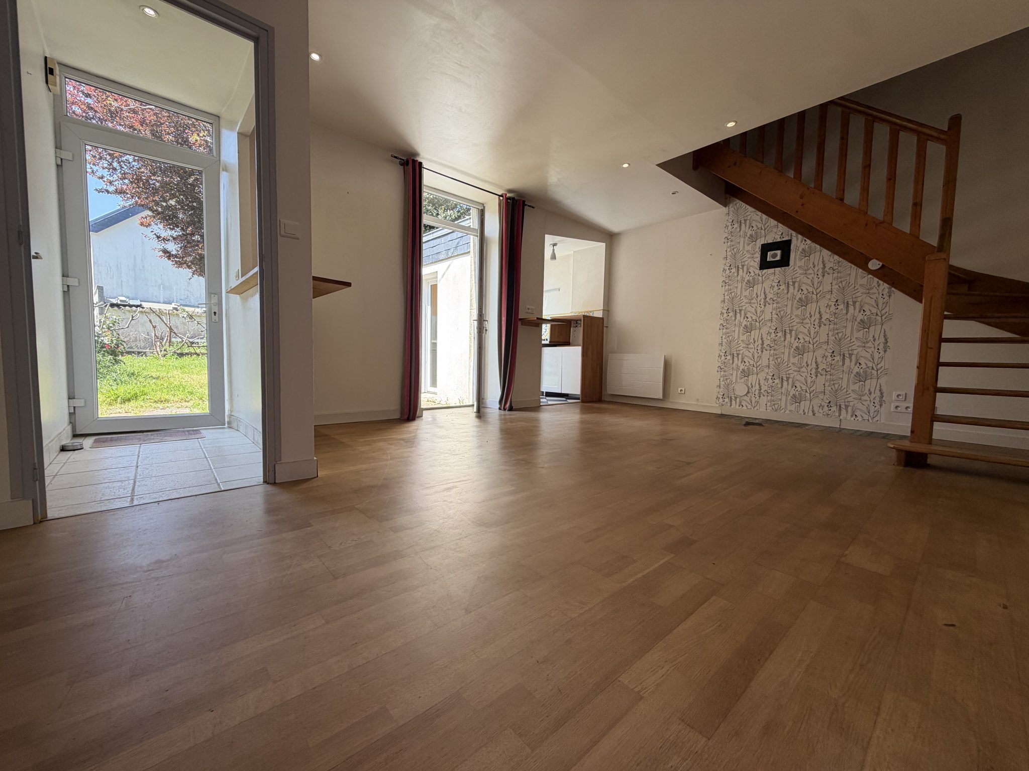 Exclusivité Agence. Quimper Sud Coquette Maison sur les hauteurs de la Ville avec Jardin