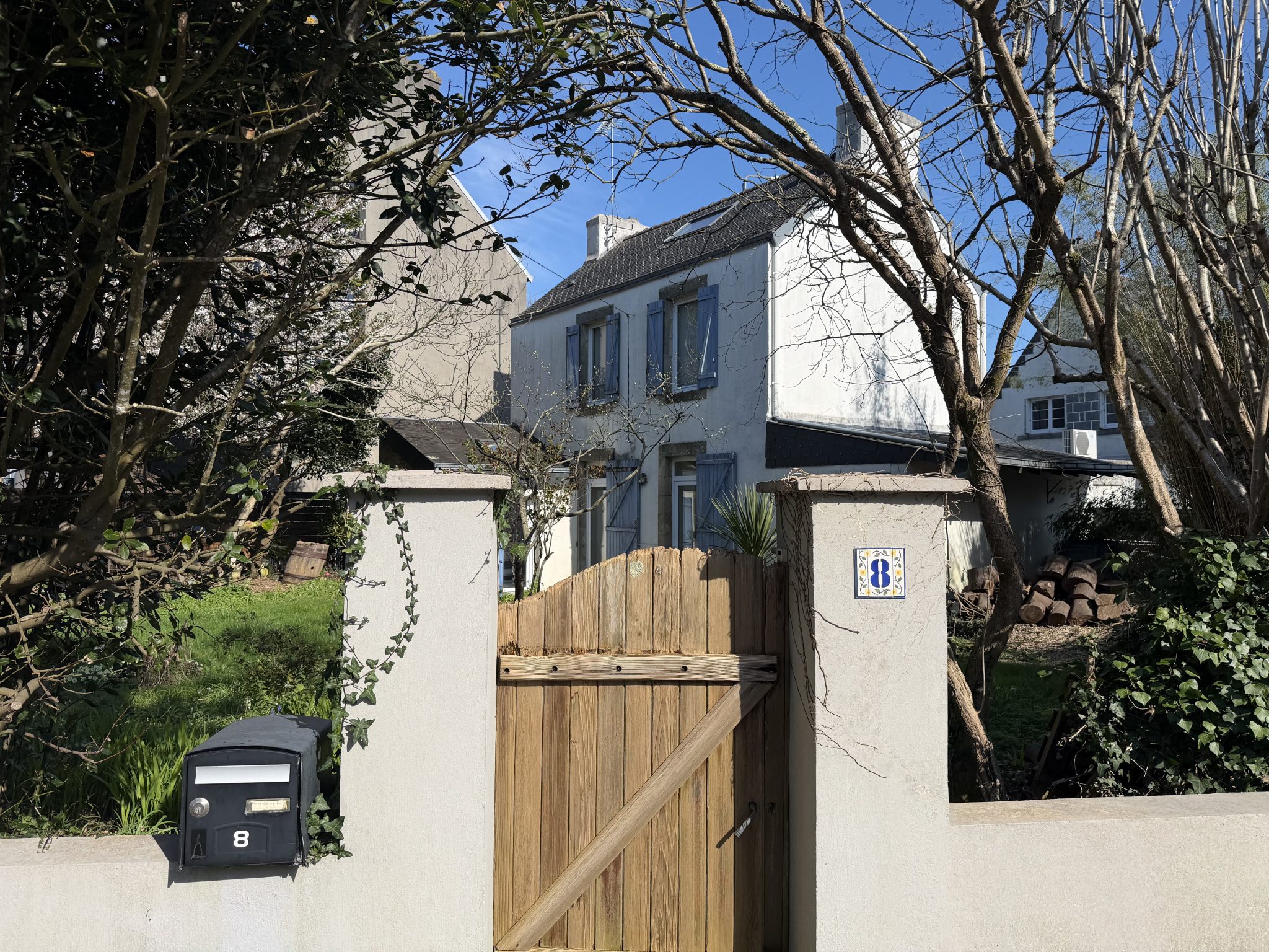 Exclusivité Agence. Quimper Sud Coquette Maison sur les hauteurs de la Ville avec Jardin