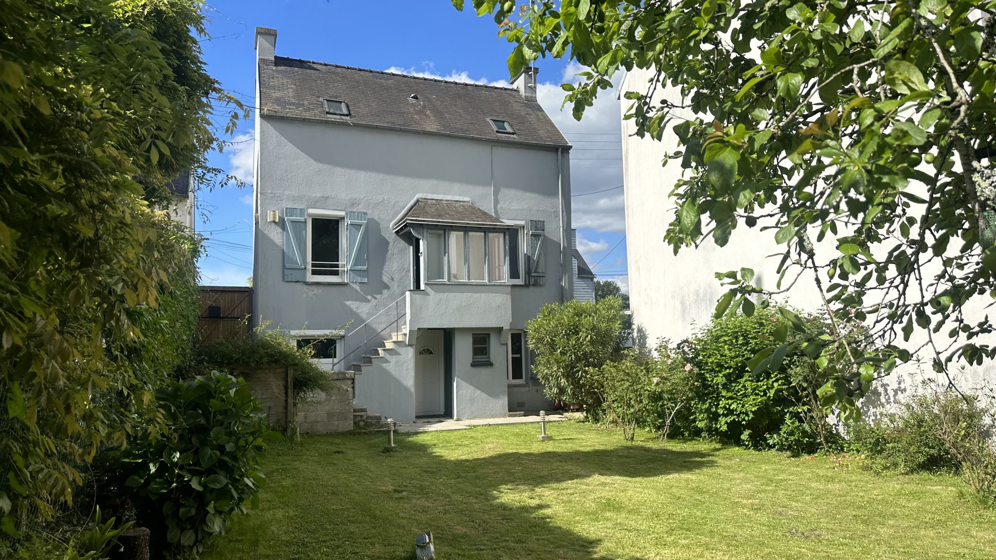 Quimper Ouest Maison de Ville de 92m² Rénovée  Jardin Clos & Arboré