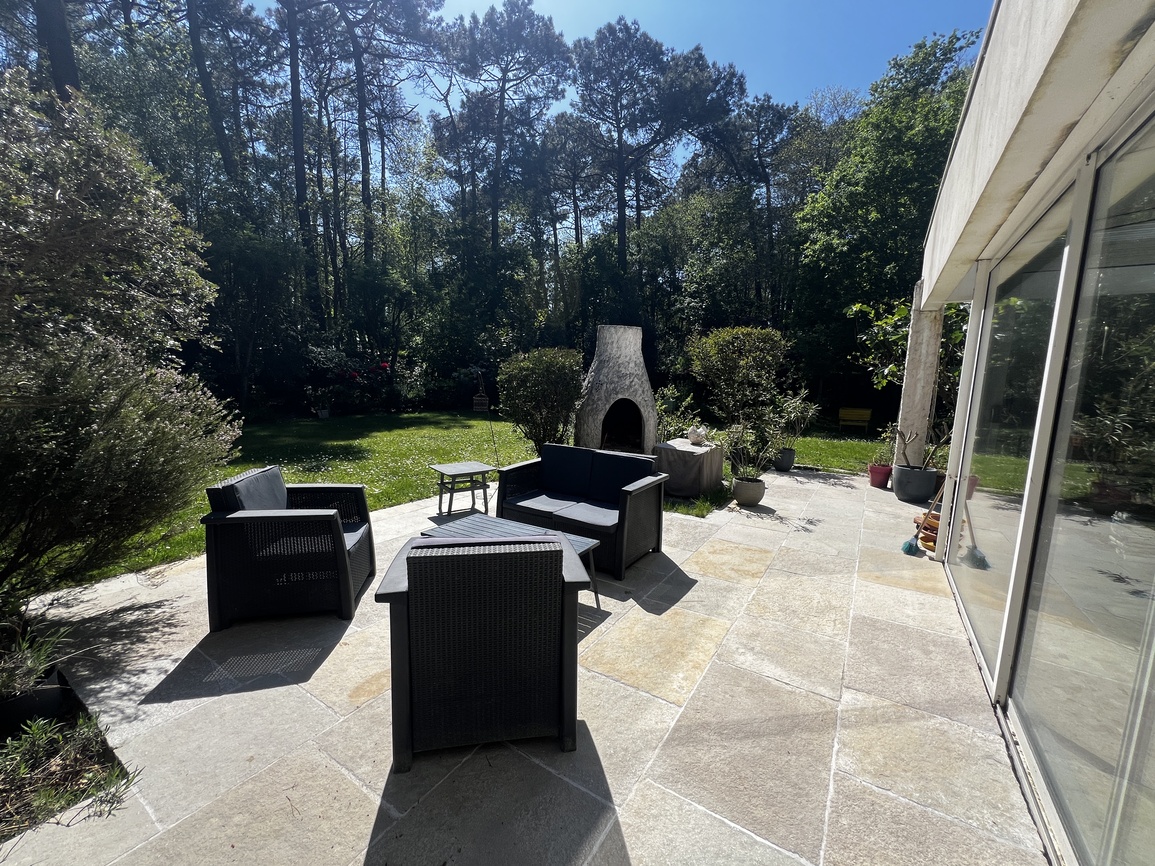 Ploemeur – L’Improbable & Qualitative Maison d’Architecte Plain-Pied (215m²) Sur Parc Arboré de 8000m²