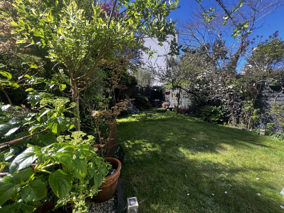 Lorient, Quartier Carnel – Le Charme Affirmé d’une Année 30 de 124m2 et son Jardin Cosy