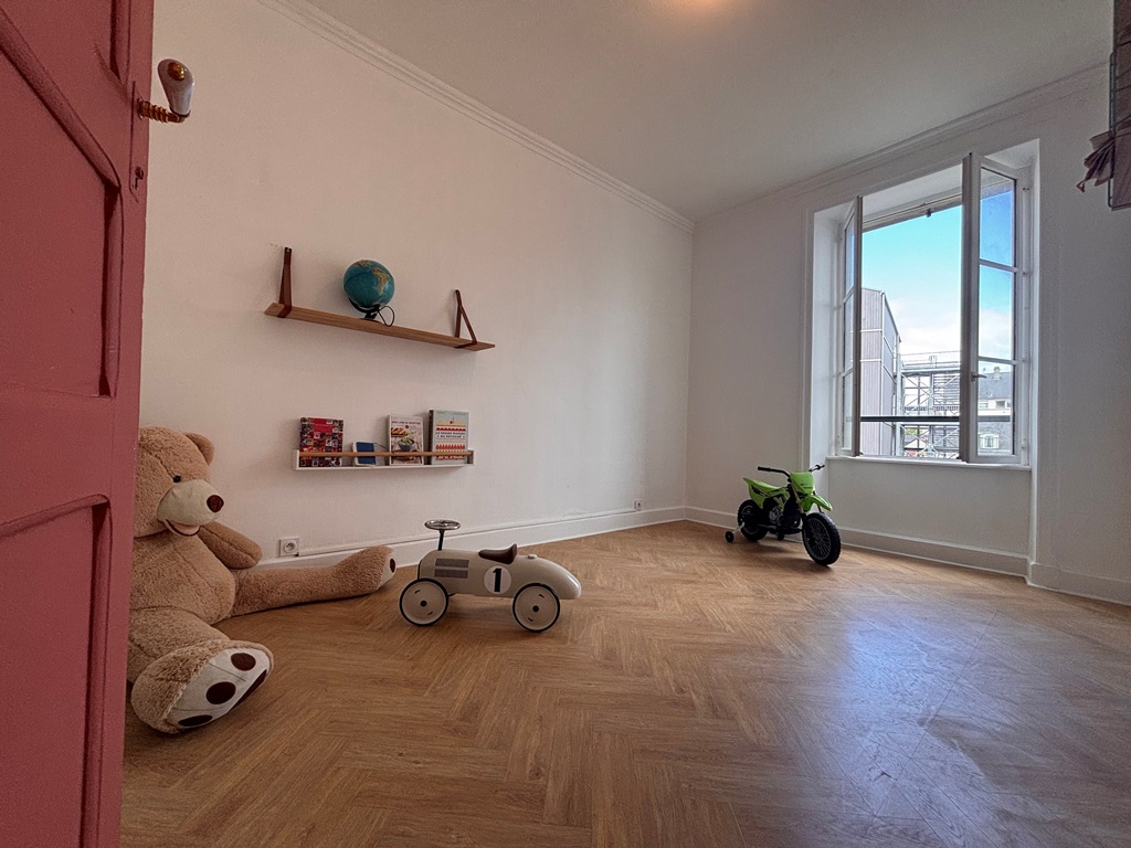 Exclusivité Agence. Quimper Centre L’Elégant Appartement T3 de 70 m² & Sa Vue Exceptionnelle Sur L’Odet.