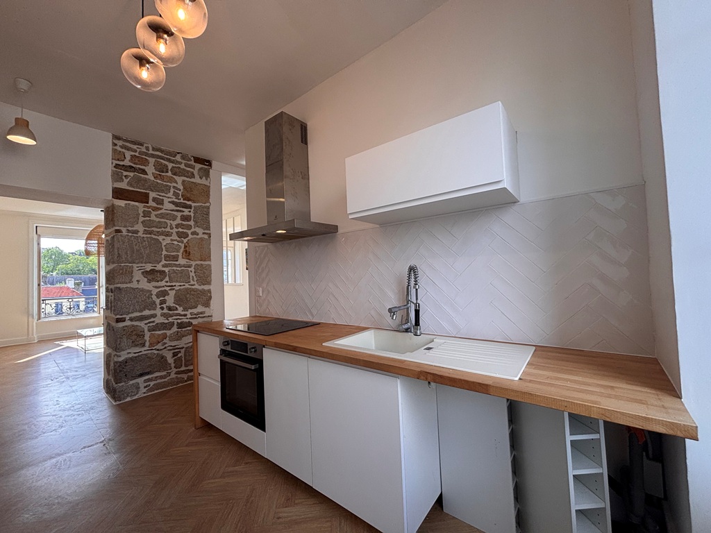 Exclusivité Agence. Quimper Centre L’Elégant Appartement T3 de 70 m² & Sa Vue Exceptionnelle Sur L’Odet.