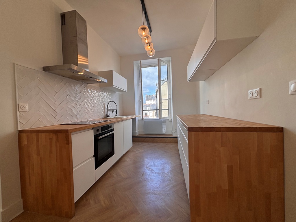 Exclusivité Agence. Quimper Centre L’Elégant Appartement T3 de 70 m² & Sa Vue Exceptionnelle Sur L’Odet.