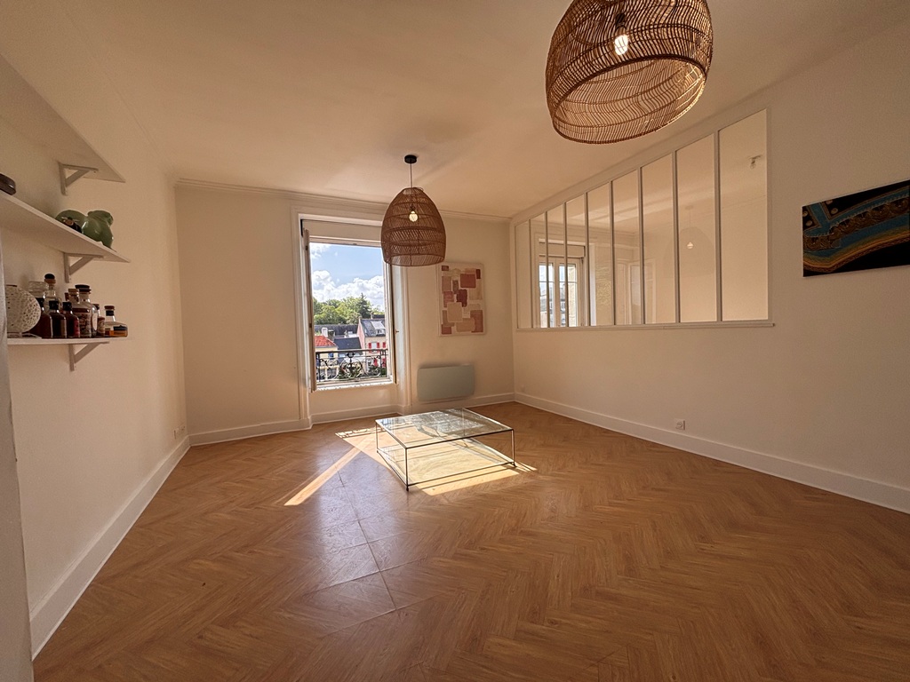 Exclusivité Agence. Quimper Centre L’Elégant Appartement T3 de 70 m² & Sa Vue Exceptionnelle Sur L’Odet.