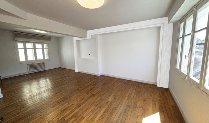 A LOUER. Libre début Juillet 2026. Quimper, Centre-Ville, Appartement T4 de 100 m²