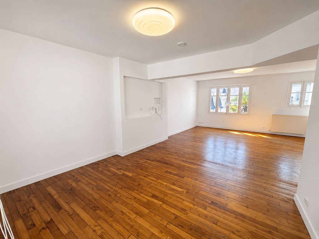 A LOUER. Libre début Juillet 2026. Quimper, Centre-Ville, Appartement T4 de 100 m²