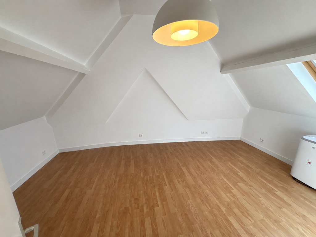 A LOUER. Libre début Juillet 2026. Quimper, Centre-Ville, Appartement T4 de 100 m²