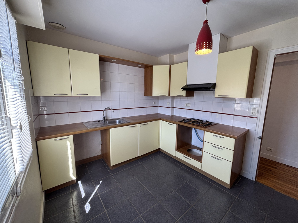 A LOUER. Libre Immédiatement. Quimper, Centre-Ville, Appartement T4 de 100 m²