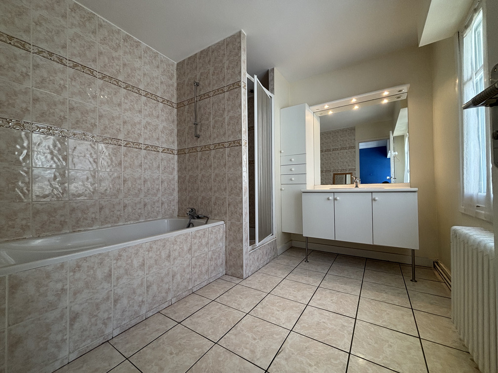 A LOUER. Libre Immédiatement. Quimper, Centre-Ville, Appartement T4 de 100 m²