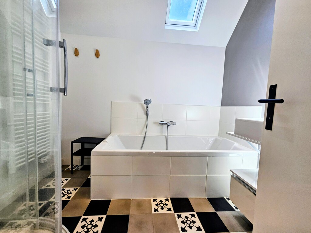 Fouesnant, Le Charme des Années 1930 à la Rénovation Parfaite, sur la route des Plages