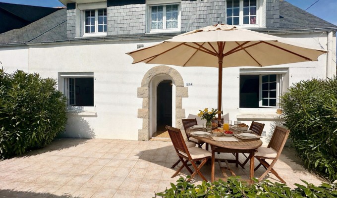Audierne – Maison Familiale & Lumineuse avec Jardin Arboré à Deux Pas du Littoral