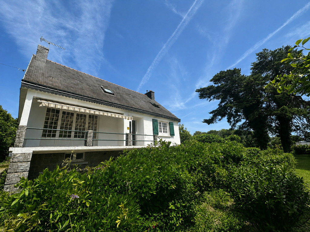 Exclusivité Agence ! Tréméven, Authentique Néo-Bretonne de 126m² habitable avec Jardin !