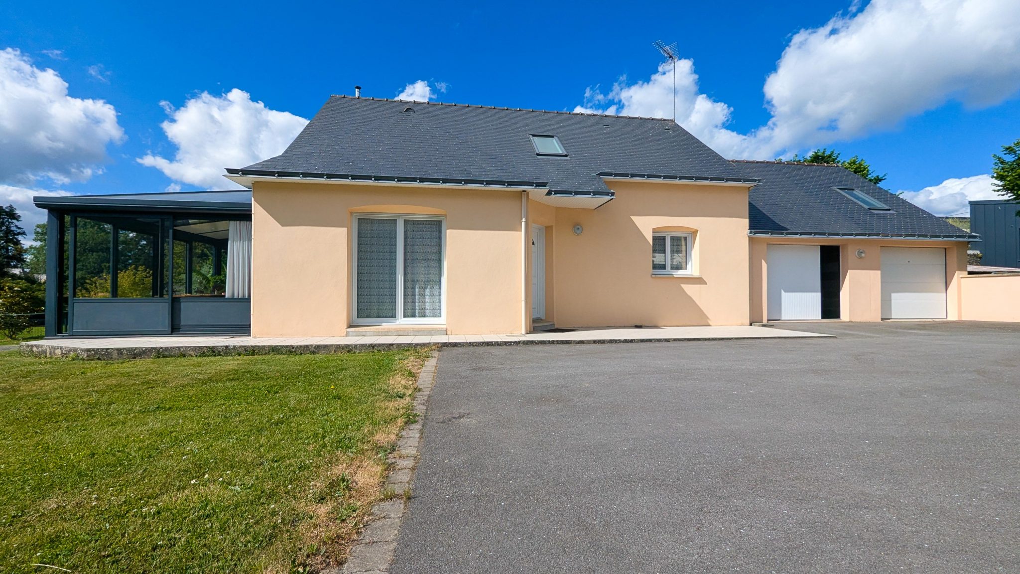 Ploërmel Hypercentre – La Maison De Plain-Pied (104 m²) Rare & Évolutive Sur Grand Terrain Arboré