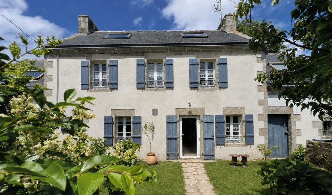 Plogoff – Propriété en Pierre Close de Murs & Jardin Intimiste aux Portes de l’Océan