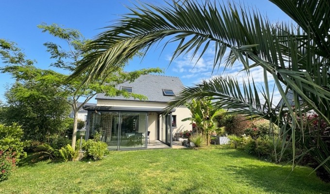 Ergué-Gabéric- Environnement Privilégié & Prestations Soignée Pour Cette Séduisante & Lumineuse Maison récente Sur Son Jardin Paysagé