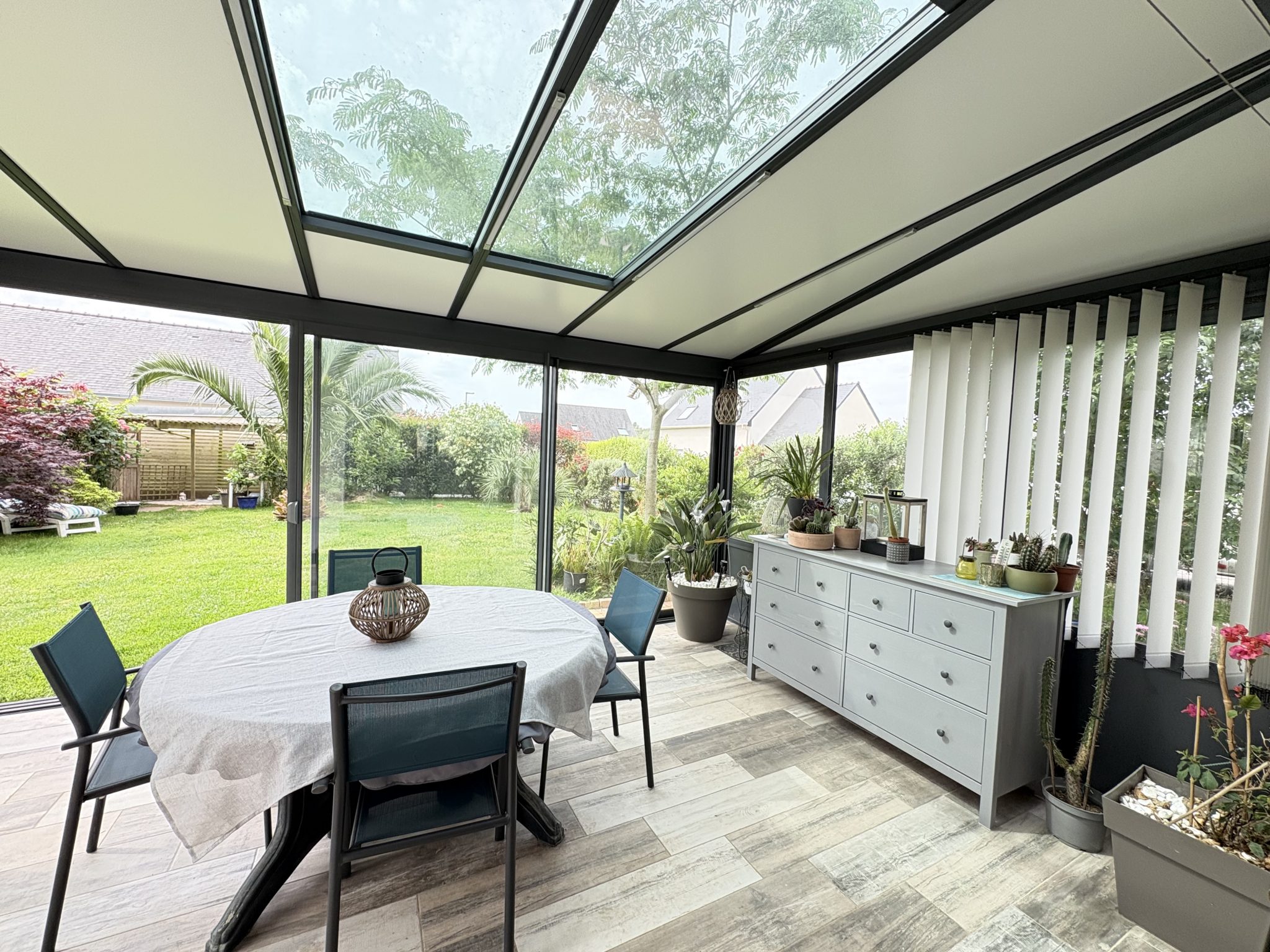 Ergué-Gabéric- Environnement Privilégié & Prestations Soignée Pour Cette Séduisante & Lumineuse Maison récente Sur Son Jardin Paysagé