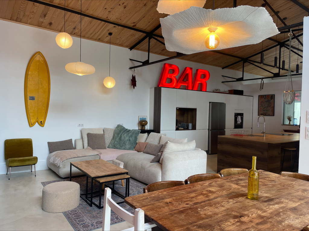 Exclusivité Agence. Douarnenez Centre-Ville – Loft d’Exception au Coeur de la Ville Aux Trois Ports