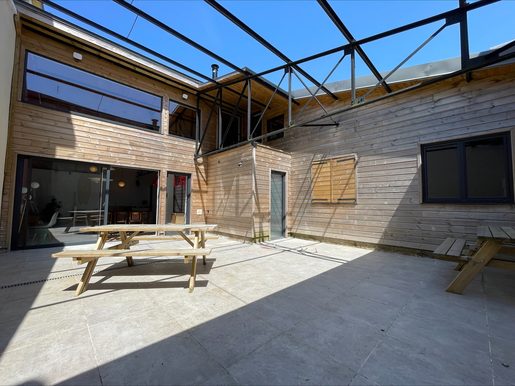 Exclusivité Agence. Douarnenez Centre-Ville – Loft d’Exception au Coeur de la Ville Aux Trois Ports
