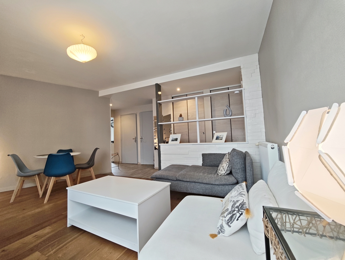 Quimper Sud. Appartement “Cosy” 3 Chambres (74 m2) Intégralement Rénové & Meublé.