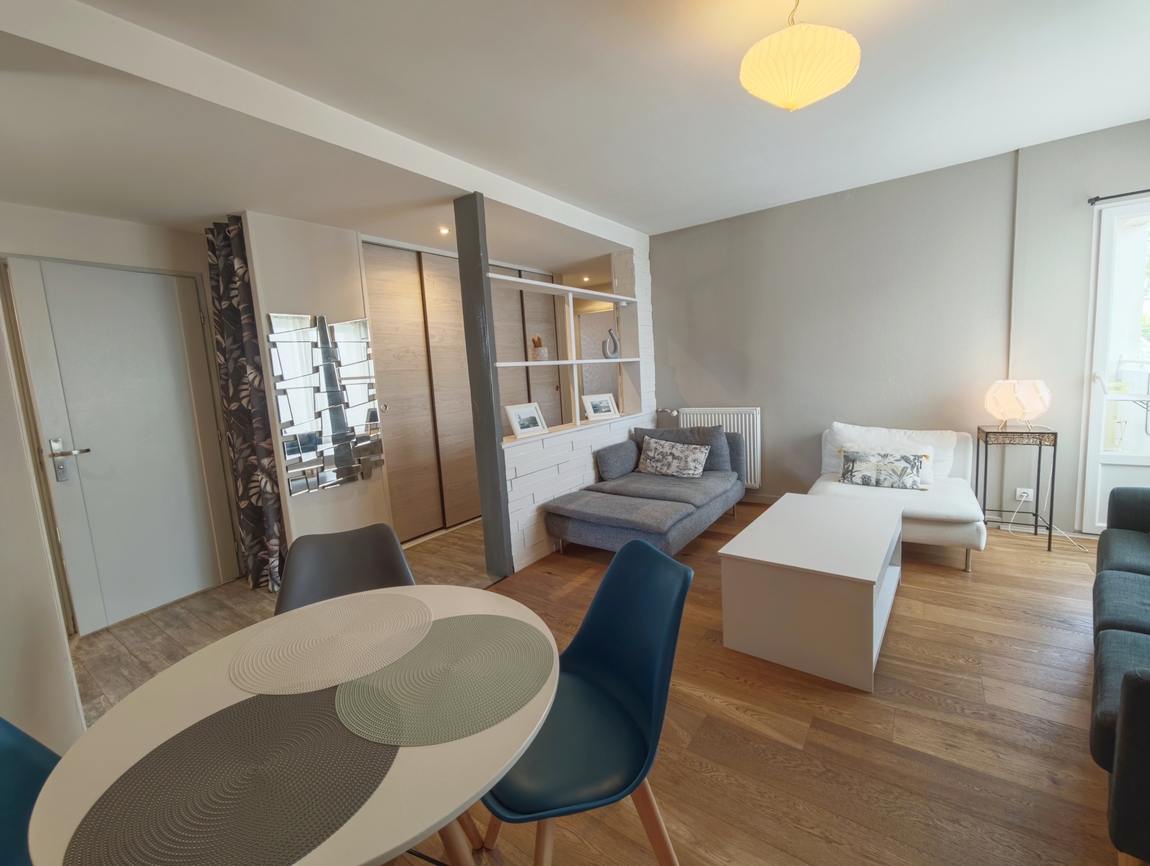 Quimper Sud. Appartement “Cosy” 3 Chambres (74 m2) Intégralement Rénové & Meublé.