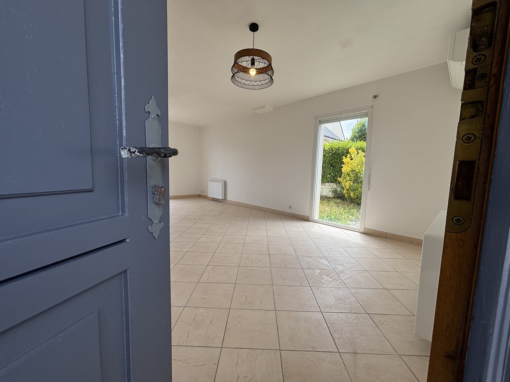 A LOUER. Libre Immédiatement. Pluguffan, Maison de 78 m² avec Jardin, Terrasse & Garage