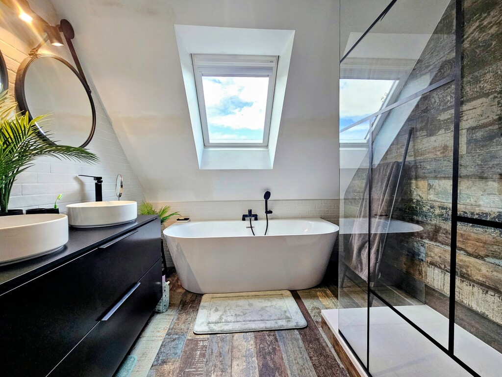 Quimper, centre ville à pied, Maison de 130 m² à la Rénovation Soignée & Qualitative