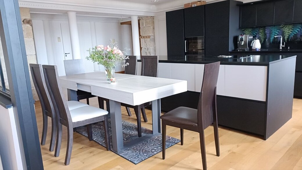 Quimper Centre Historique. Le Subtil Mélange de l’Ancien Associé au Contemporain pour Appartement