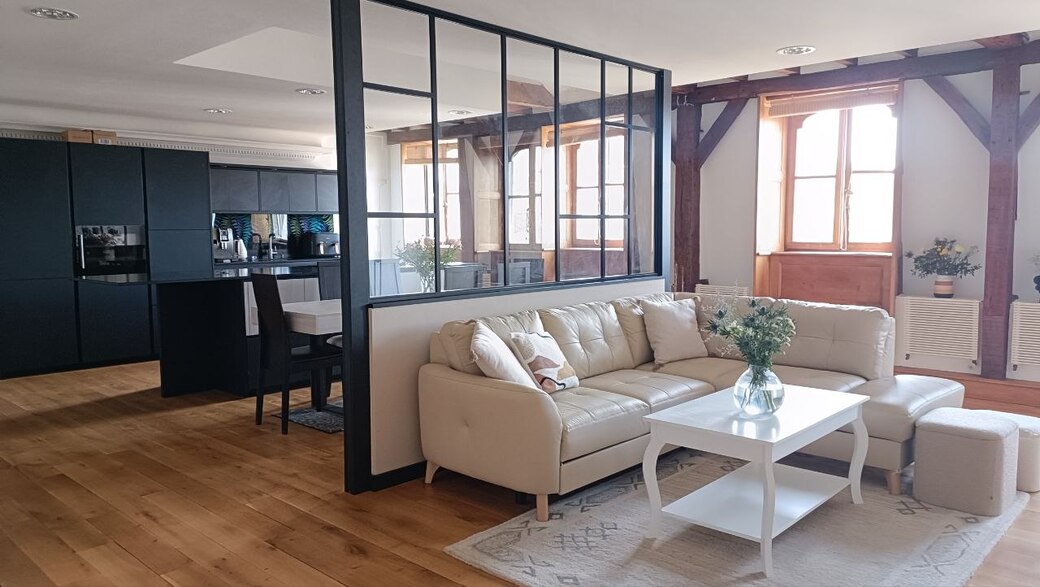 Quimper Centre Historique. Le Subtil Mélange de l’Ancien Associé au Contemporain pour Appartement