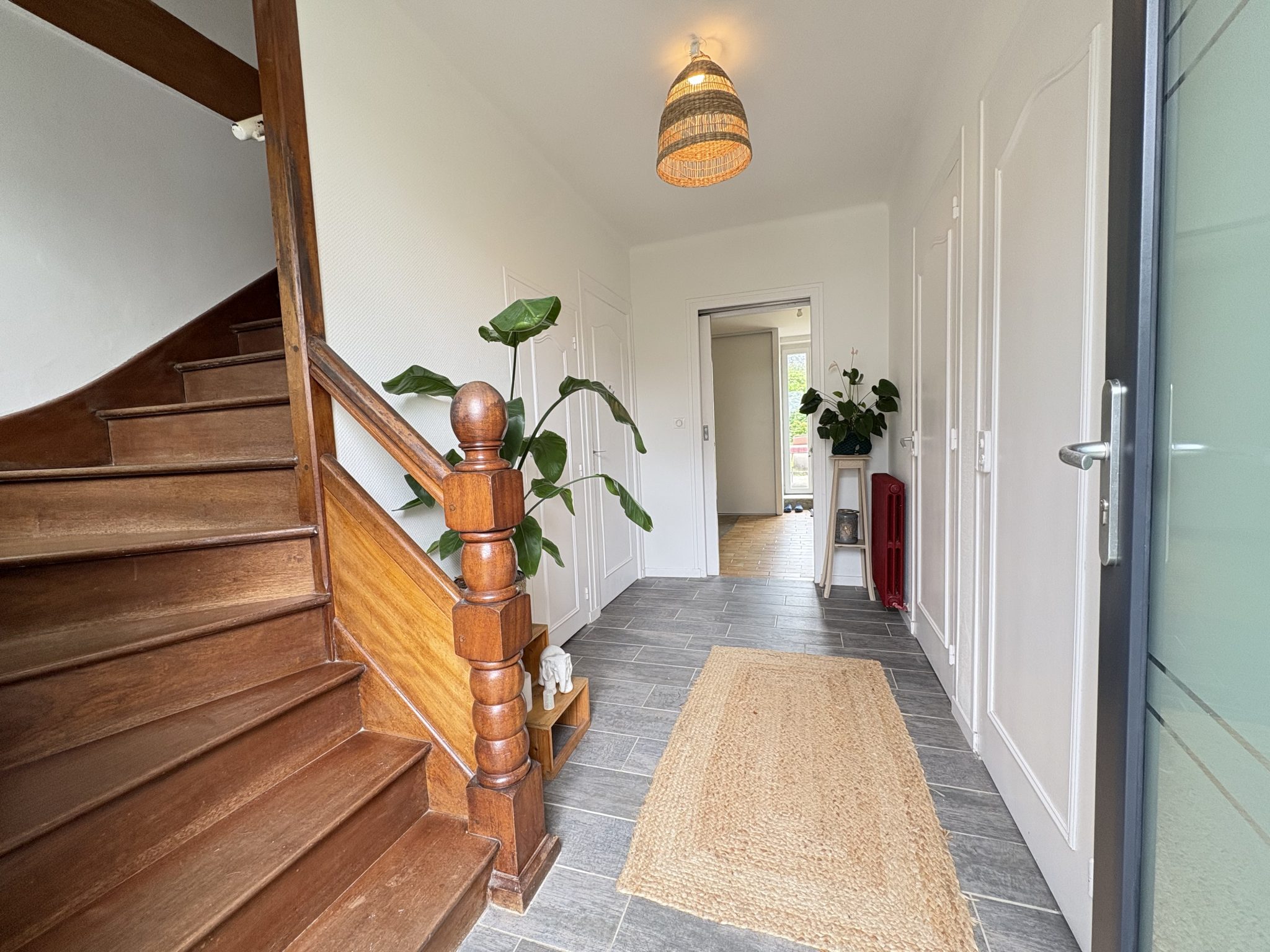 Quimper Manoir des Salles-Coup de Coeur Pour Cette Chaleureuse & Impeccable Maison de Ville de 120m² &  Son Jardin Clos.