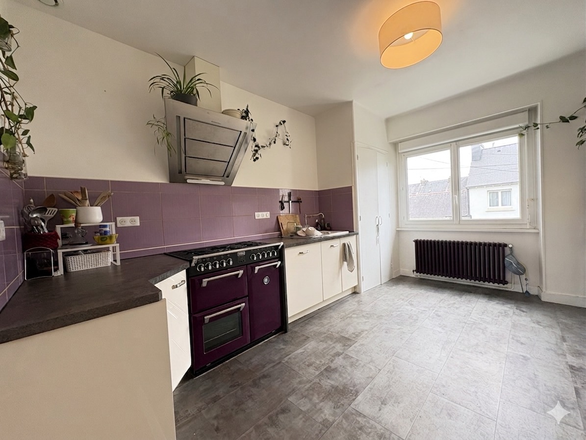 Quimper Manoir des Salles-Coup de Coeur Pour Cette Chaleureuse & Impeccable Maison de Ville de 120m² &  Son Jardin Clos.
