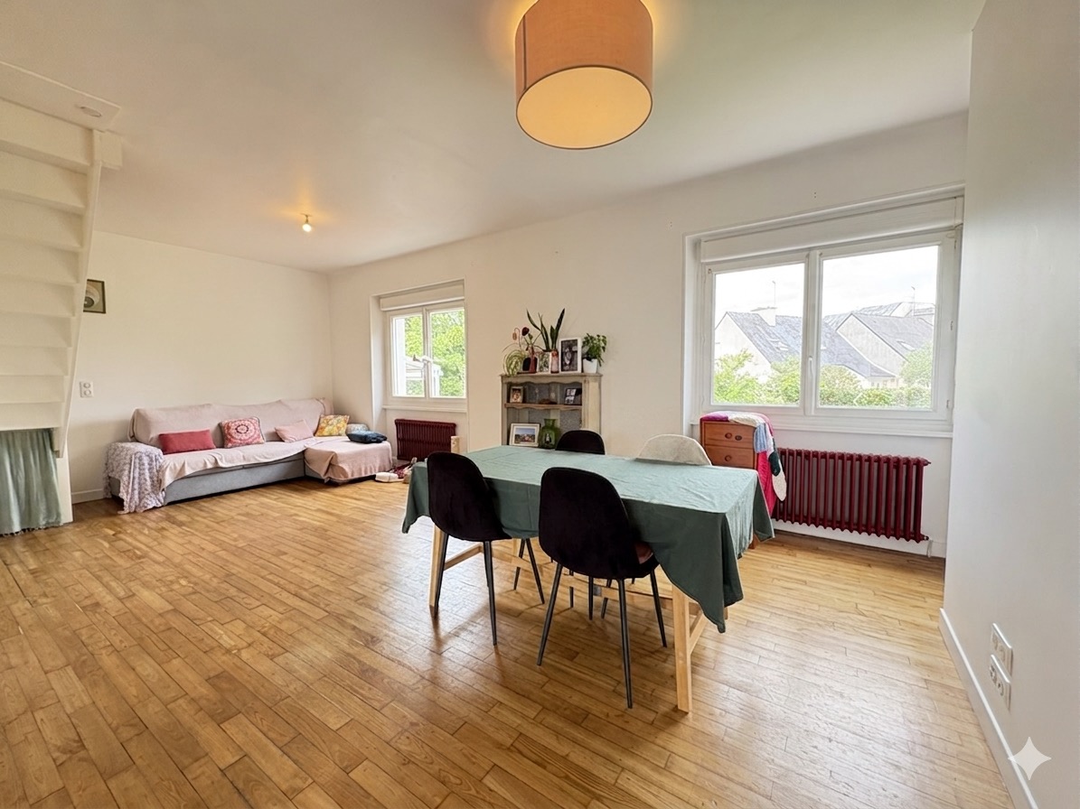 Quimper Manoir des Salles-Coup de Coeur Pour Cette Chaleureuse & Impeccable Maison de Ville de 120m² &  Son Jardin Clos.