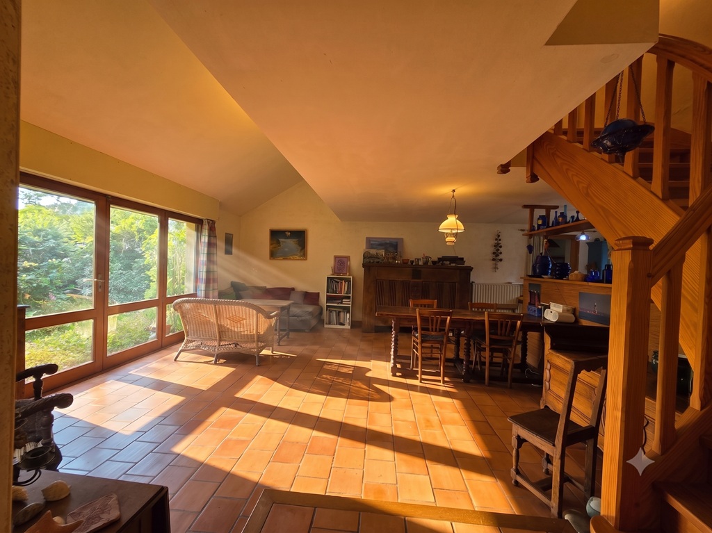 Sainte Marine, A 5 minutes du Port à pied, La Maison d’Artiste Avec Jardin de 820m²