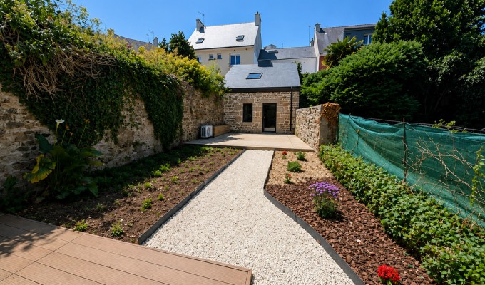 Lorient, Kerentrech – La Maisonnette En Pierre Rénovée & Son Jardin Clos