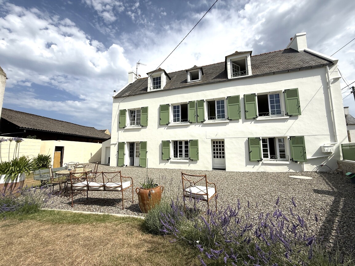 Plouhinec – Maison de charme rénovée à 1km de la Mer & 500m des Commerces
