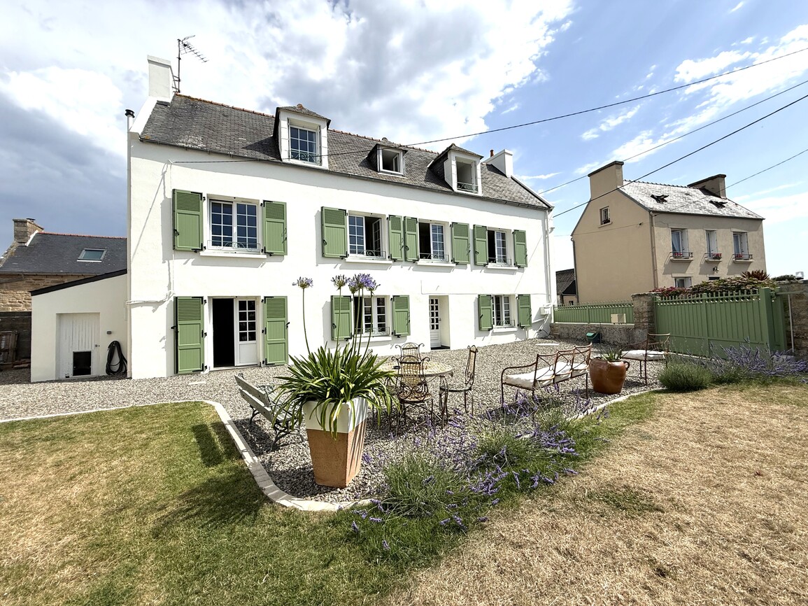 Plouhinec – Maison de charme rénovée à 1km de la Mer & 500m des Commerces