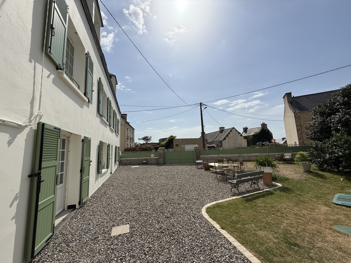 Plouhinec – Maison de charme rénovée à 1km de la Mer & 500m des Commerces