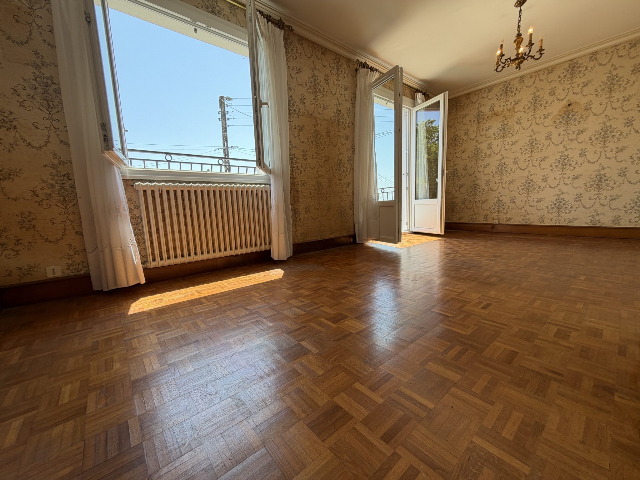 Kerfeunteun, Quartier Prisé Pour Maison Traditionnelle ( 120 m² ) Avec Double Garage & Jardin Clos