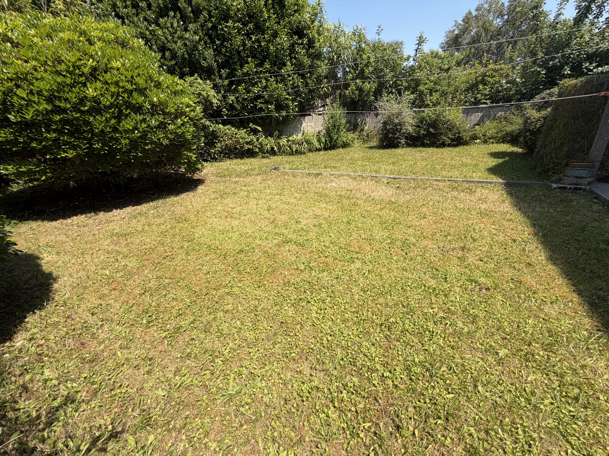 Kerfeunteun, Quartier Prisé Pour Maison Traditionnelle ( 120 m² ) Avec Double Garage & Jardin Clos