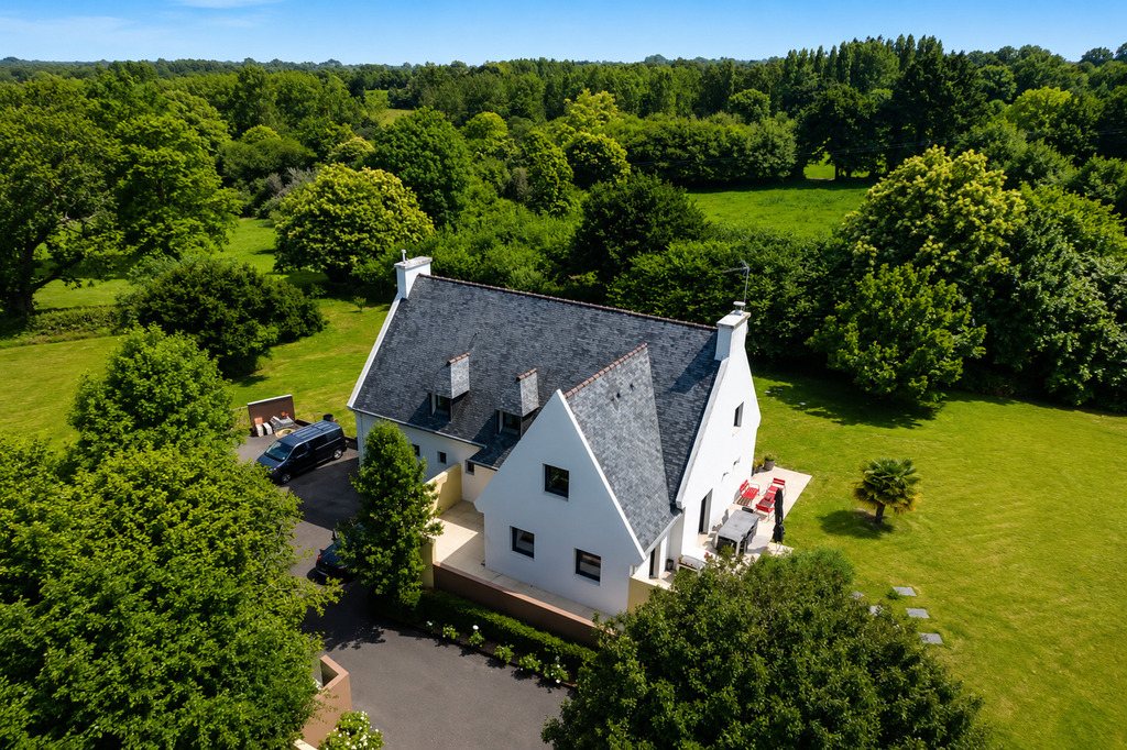 Finistère Sud – Entre Terre & Mer Propriété d’exception de 250 m² avec jardin de 2000 m²