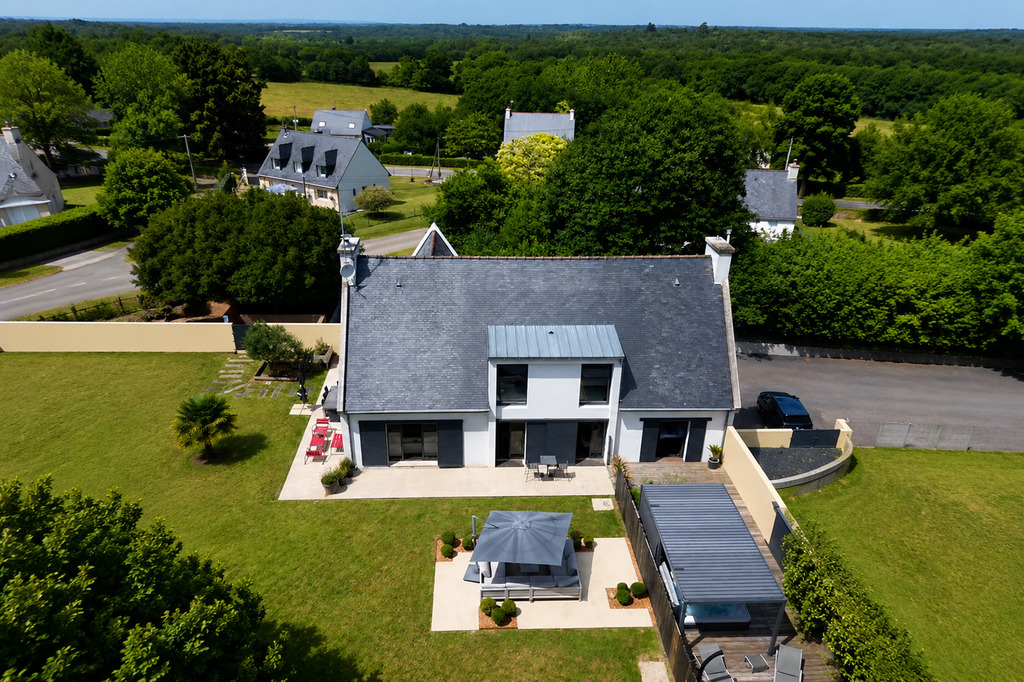 Finistère Sud – Entre Terre & Mer Propriété d’exception de 250 m² avec jardin de 2000 m²