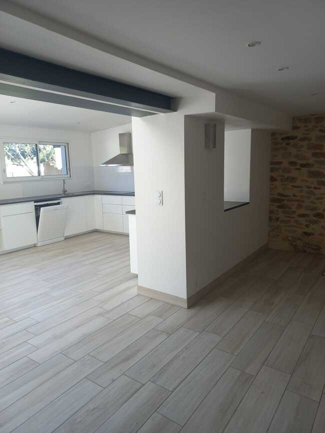 Quimper Proche Centre. Maison Intégralement Rénovée (132 m2), 4 Chambres, Bureau & Vue sur l’Odet.