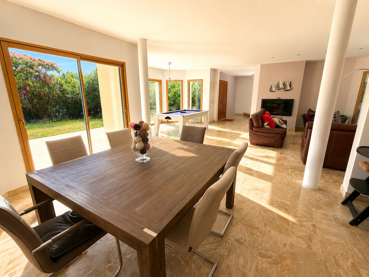 Exclusivité Agence , Quimper, Elégance Architecturale & Volumes (307m²) Pour Remarquable Propriété Avec Piscine