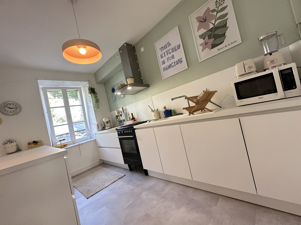 Au Coeur de Quimperlé, L’ Authentique & Spacieux Appartement de 111m² avec Cave ! A SAISIR !