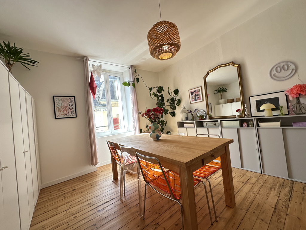 Au Coeur de Quimperlé, L’ Authentique & Spacieux Appartement de 111m² avec Cave ! A SAISIR !