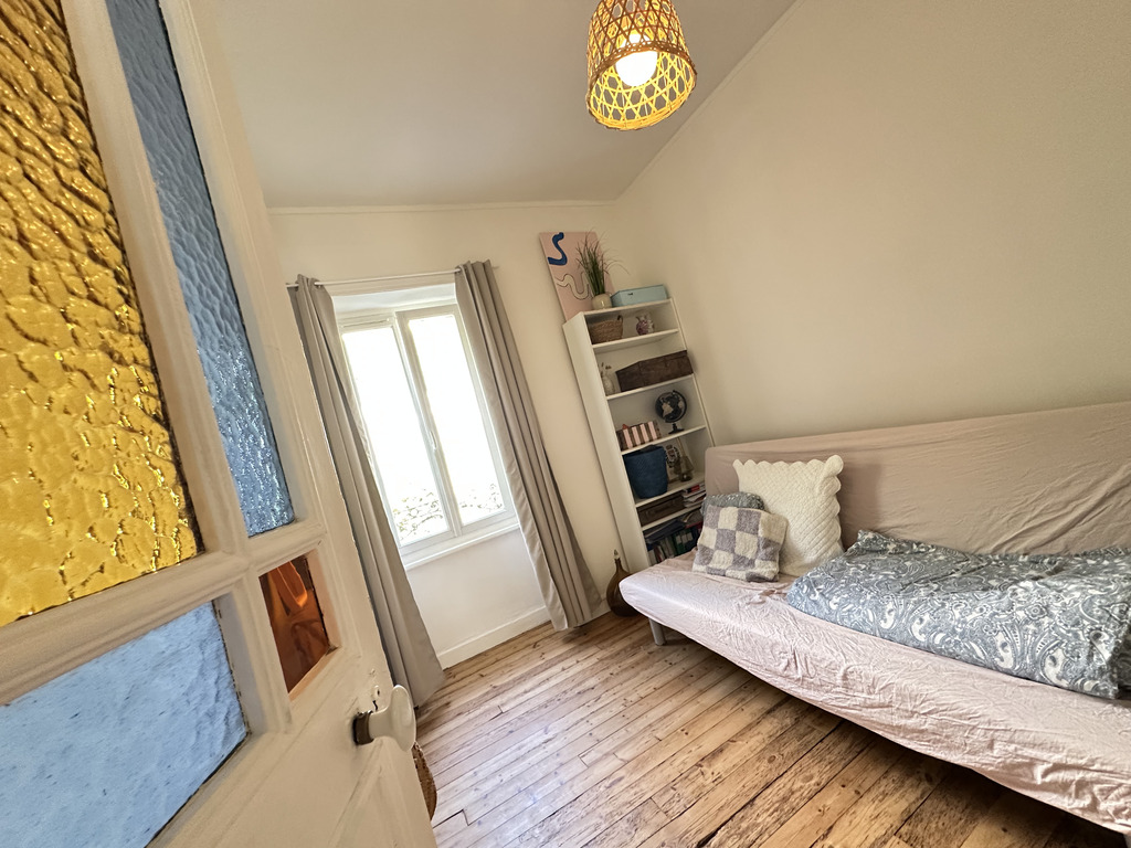 Au Coeur de Quimperlé, L’ Authentique & Spacieux Appartement de 111m² avec Cave ! A SAISIR !